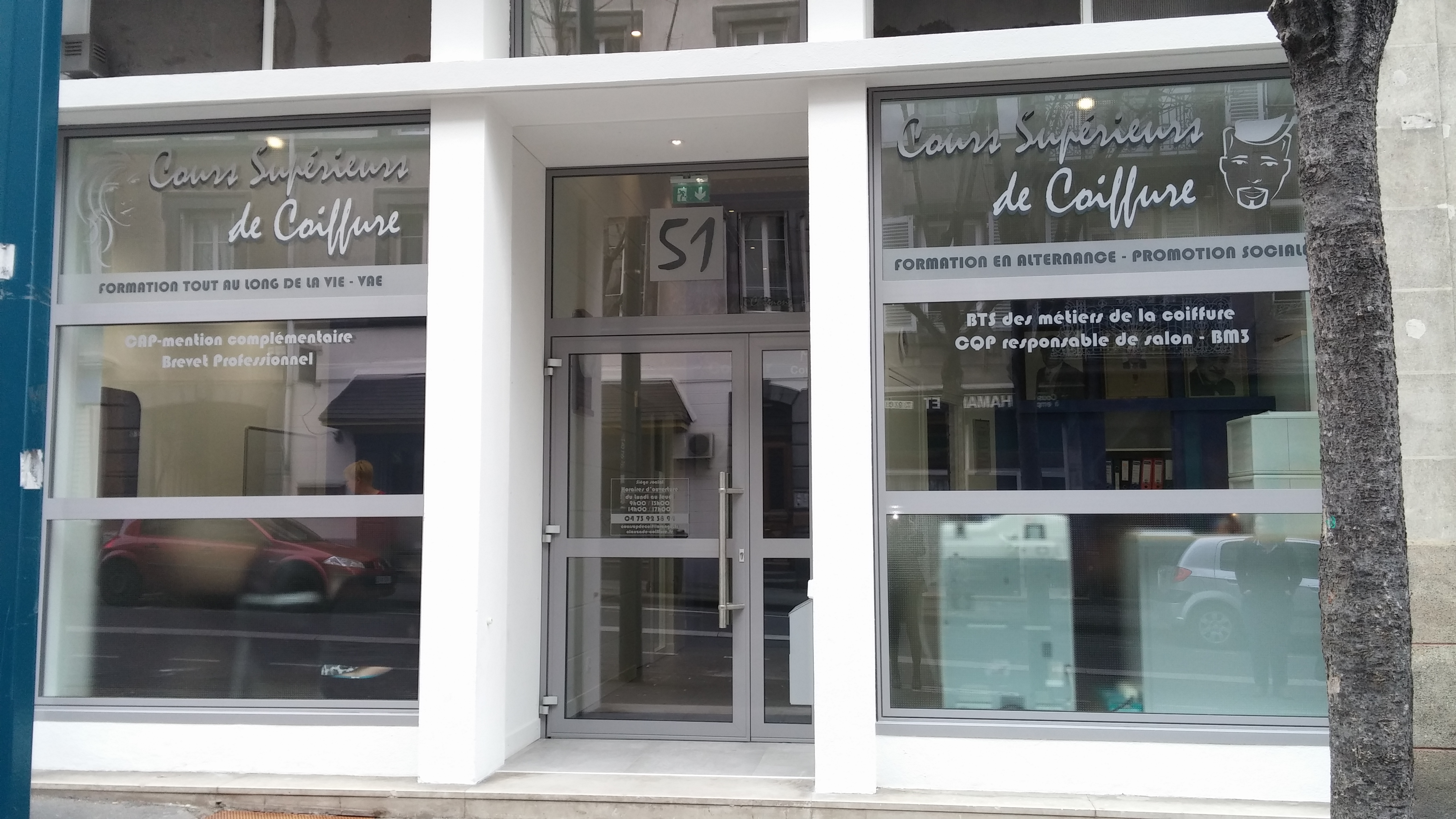 VITRINE COURS DE COIFFURE